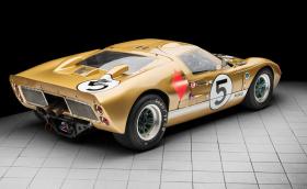 Продават този прекрасен Ford GT40, една от трите коли, които побеждават в „24-те часа на Льо Ман“ през 66-та