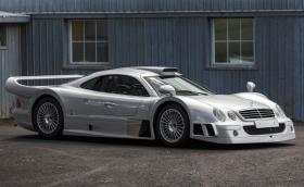 Този 1998 Mercedes-Benz CLK GTR е №9 от 25. Продава се за 4,5 милиона евро