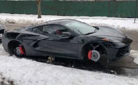 Corvette C8 остана по корем, свиха му джантите