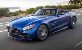Mercedes-AMG GT R Roadster е мега кабрио с 585 коня. Вдига 317 км/ч