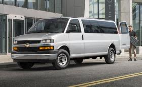 Ванът Chevrolet Express идва с нов мотор: 6,6 V8 с 400 к.с. Браво!