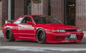 1991 Nissan Skyline GTS-T с 580 коня, задно, части от GT-R и бодикит Pandem