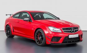 Този 2012 Mercedes-Benz C 63 AMG Black Series е на 120 км и се продава за 370 хил. лв.