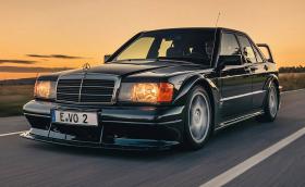 Този Mercedes-Benz 190 2.5-16 Evo II поевтиня с 21 хил. лева. Сега струва „едва“ 816 000…