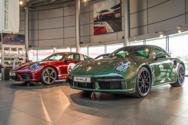 Защо тези Porsche 911 Turbo S и Targa 4S струват над 1 млн. лева? Видео! (ОБНОВЕНА)
