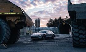 Porsche Taycan слезе в мина за странен рекорд на Гинес