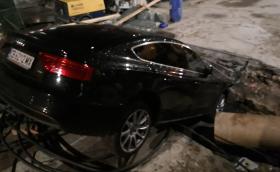 Софийска дупка погълна Audi!