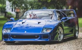 Продават единственото (?) синьо Ferrari F40