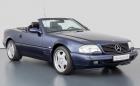 Този Mercedes-Benz SL 280 се продава за почти 120 хил. лв. В цената влиза и Nokia 6210