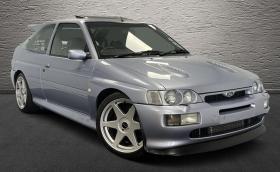 Този 1996 Ford Escort RS Cosworth е мощен 300 коня и се продава за… 80 хил. лв.!