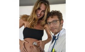 Валентино Роси ще става татко! „Докторът“ чака момиченце от Франческа София Новело