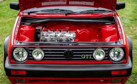 Мераклийски проект: VW Golf Mk2 GTI с мотор от Mk3
