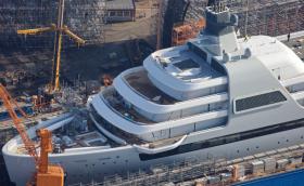 Вижте за първи път новата яхта на Абрамович за 500 млн. евро
