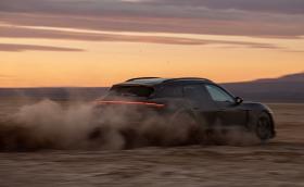 Вижте как Porsche тества Taycan Cross Turismo 