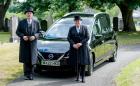 Този Nissan Leaf е най-тихата катафалка в света