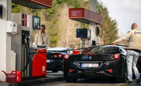 Черна гора се хвали с най-евтино гориво на Балканите