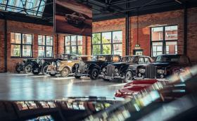 Това е най-готиният гараж с Bentley-та в целия свят