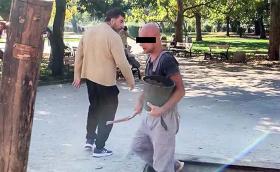 Редят паветата по бул. “Цар Борис III” в София с пясък от детската площадка