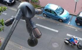 Европа води битка с шумните коли и мотори с нови камери тип “медуза”