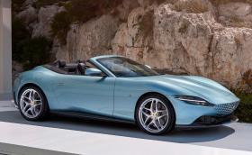 Ferrari Roma Spider е тук с класически платнен покрив