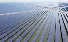 Китай свърза с мрежата най-голямата соларна централа в света
