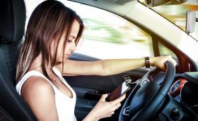 Статистиката у нас: всеки пети кара без колан, също толкова държат телефон, докато шофират
