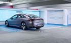 EQE става третият Mercedes, който паркира без шофьор