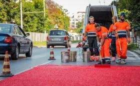 В София слагат червен асфалт със супер сцепление при училища и пешеходни пътеки
