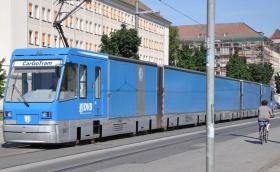 Това е товарен трамвай в Дрезден