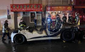 Вандали изпотрошиха и после запалиха автономно такси Jaguar в Сан Франциско