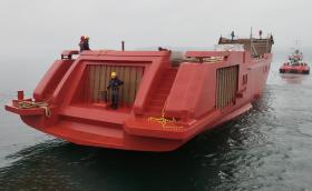 Варненски корабостроител достави в Италия корпус за луксозна яхта