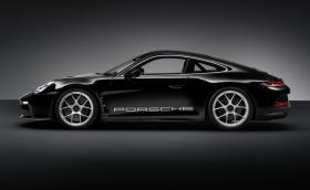 Беше неизбежно: Porsche ще представи първото хибридно 911!