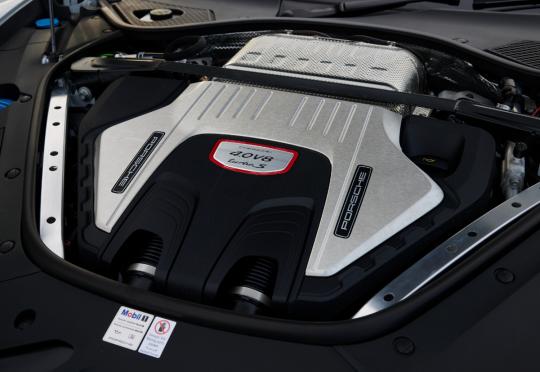 Porsche запазва бензиновия V8 и след 2030 г.