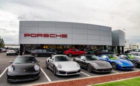 Porsche плаща 4500 долара, за да смените BMW-то си с Porsche
