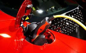 Официално: Първото електрическо Ferrari ще бъде представено през 2025
