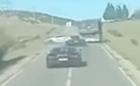 Две Bugatti-та изблъскаха камион от пътя, преобърна се (Видео)