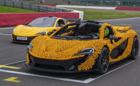 Ландо Норис завъртя “Силвърстоун” в McLaren P1 от Lego