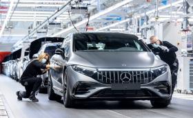 Mercedes дава по 7300 евро бонус на всеки от служителите си в Германия