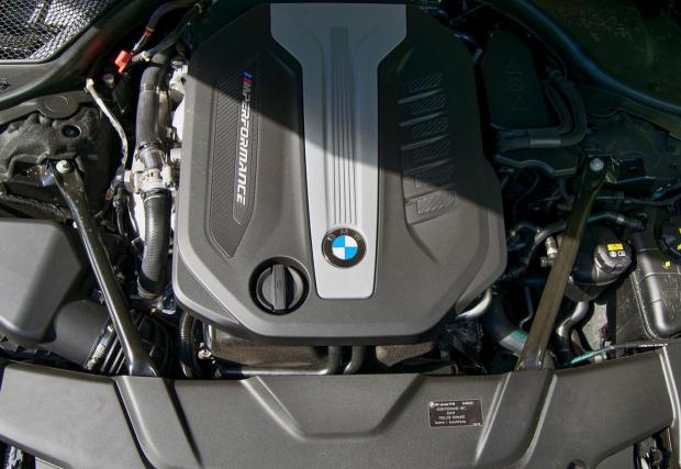 Галерия 34 кадъра. BMW 750Ld