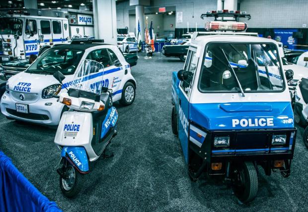 Полицията на Ню Йорк. И някой от техните странни возила. Поръчали са 250 колички Smart ForTwo, кликнете на едната долу