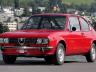 Alfa Romeo Alfasud. Семпъл дизайн на Джуджаро, задвижвана от 4-цилиндров боксер с обем между 1,2 и 1,5 литра. Произвежда се от 71-ва до 89-та и притежава типичните за марката от онова време чар и адска ненадеждност.