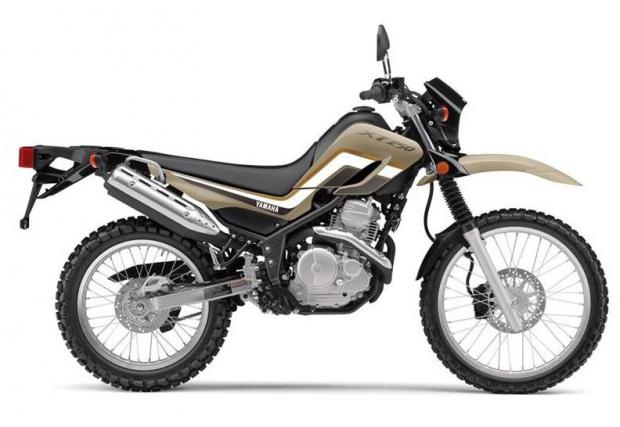 Другата нова дуал спорт звезда с малко кубици на Yamaha е XT250, която изглежда по сходен начин.