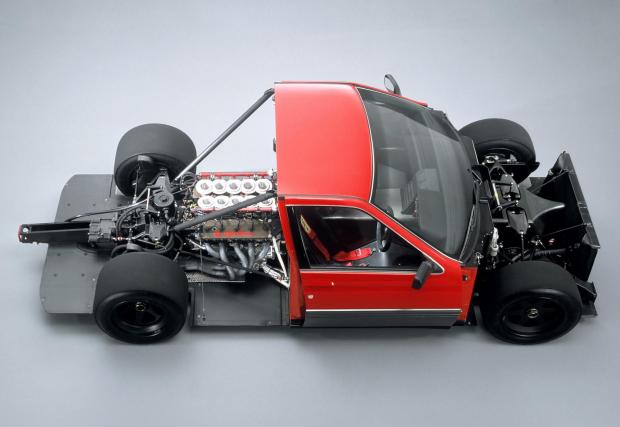 1988 Alfa Romeo 164 ProCar. Alfa 164? Да. Ама не. Шасито е Brabham F1, а корубата е карбонова.