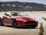 7. Aston Martin V12 Vantage: С появата на новия битурбо V8 на Mercedes, Aston се раздели със съчетанието между епичен атмосферен V12 и малък спортен автомобил. Засега.