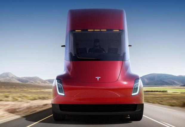 А това е „камиончето“ на Tesla, което вдига сто за около 6 секунди…
