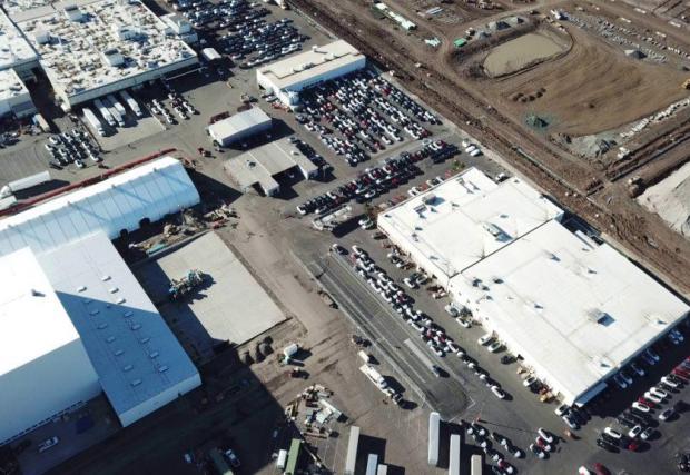 Заводът във Фримонт беше разширен почти двойно за производствоно на Model 3