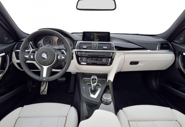 BMW 3 Series: При нормалната „Тройка” важи същото. От момента, в който BMW започна да монтира изключителния 8-степенен ZF в малкия си седан, той преобърна цялостното ни разбиране за това на какво е способна една автоматична скоростна кутия.