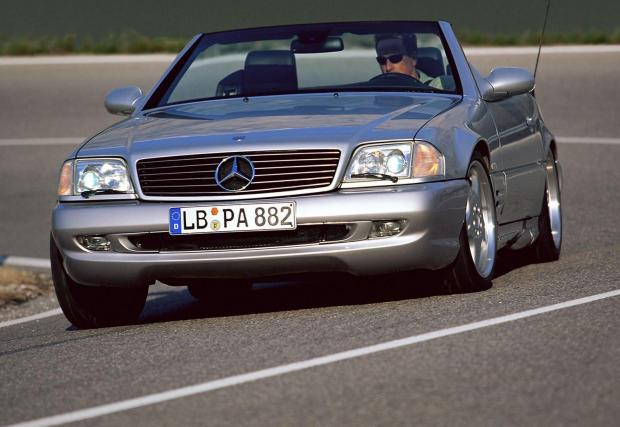 1997 SL73 AMG: Един от най-редките AMG модели и в същото време – един от тези с най-голям работен обем. Тук работи 7,3-литров V12 със 525 к.с. Същият мотор използва Pagani за Zonda