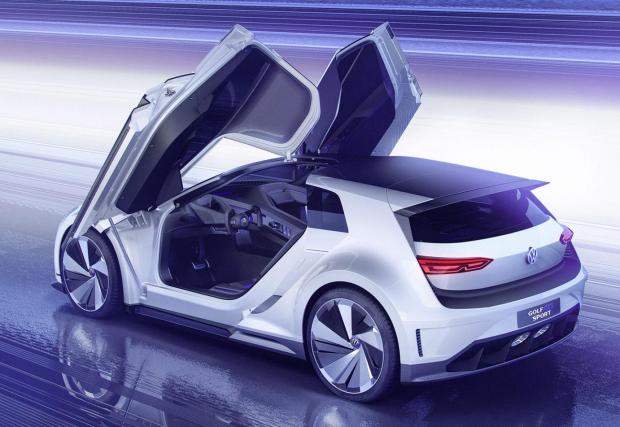 8. VW Golf GTE Sport concept: През 2005 г. бъдещето изглеждаше така – бензинов двигател, подсилен от два електромотора. Познаха. Мощността от 400 к.с. звучи обещаващо дори 13 години по-късно