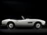 9. BMW 507 Roadster: Ако затворите очи и се опитате да си представите класически роудстър, независимо от епохата, шансът да си представите точно тази кола, е огромен. Все пак тя е проктирана като конкурент на легендарния Benz 300SL. 